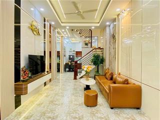 Bán nhà cạnh chợ hóc môn  đường trưng nữ vương / 72.5m2 / 3 tỷ 550 (tặng nội thất)