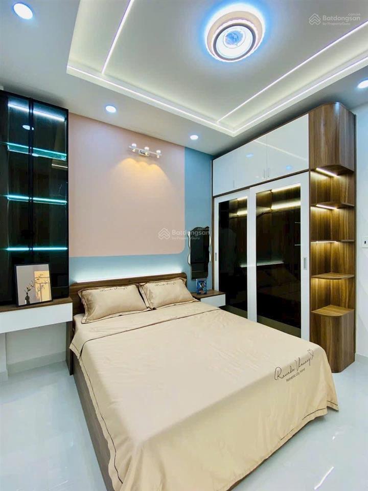 Bán nhà cạnh chợ hóc môn  đường trưng nữ vương / 72.5m2 / 3 tỷ 550 (tặng nội thất)