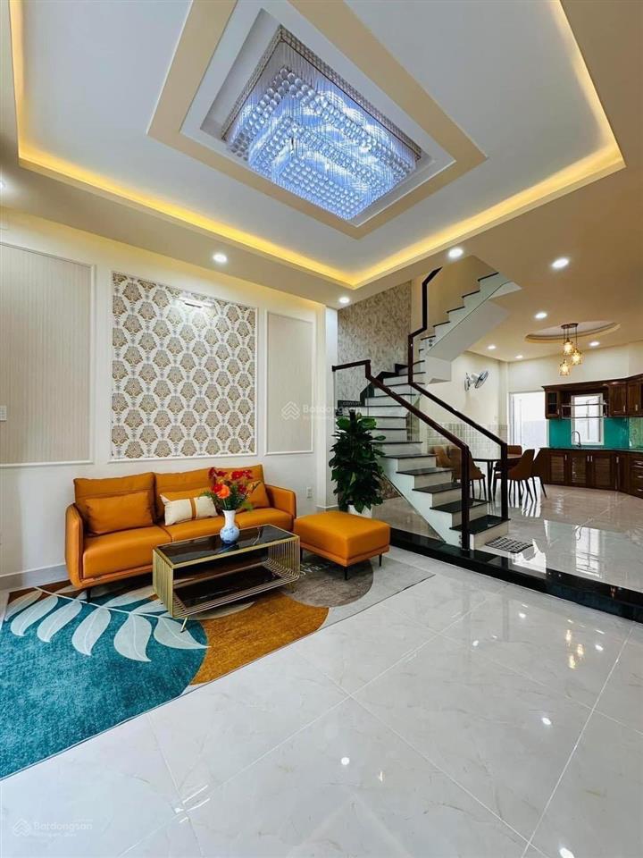 Sắp đi nước ngoài cần bán lại nhà nguyễn văn quá  quận 12 / 62,2m2 / 3 tỷ 790 (sổ hồng riêng)