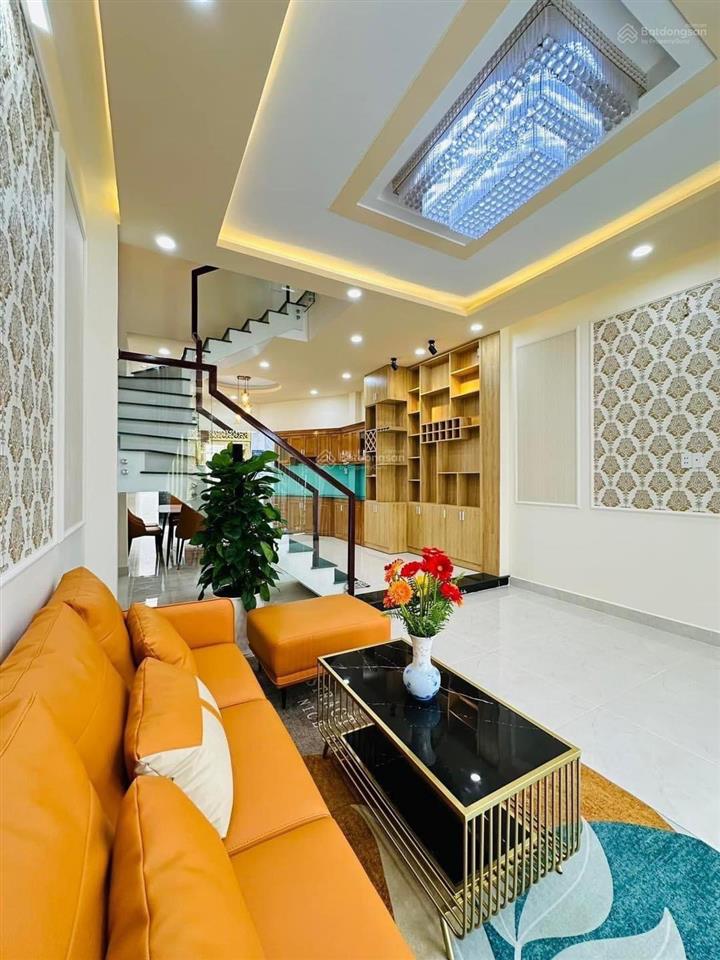Sắp đi nước ngoài cần bán lại nhà nguyễn văn quá  quận 12 / 62,2m2 / 3 tỷ 790 (sổ hồng riêng)