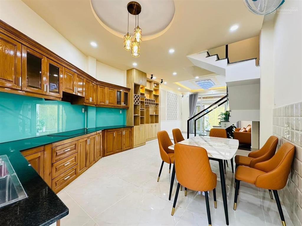 Sắp đi nước ngoài cần bán lại nhà nguyễn văn quá  quận 12 / 62,2m2 / 3 tỷ 790 (sổ hồng riêng)