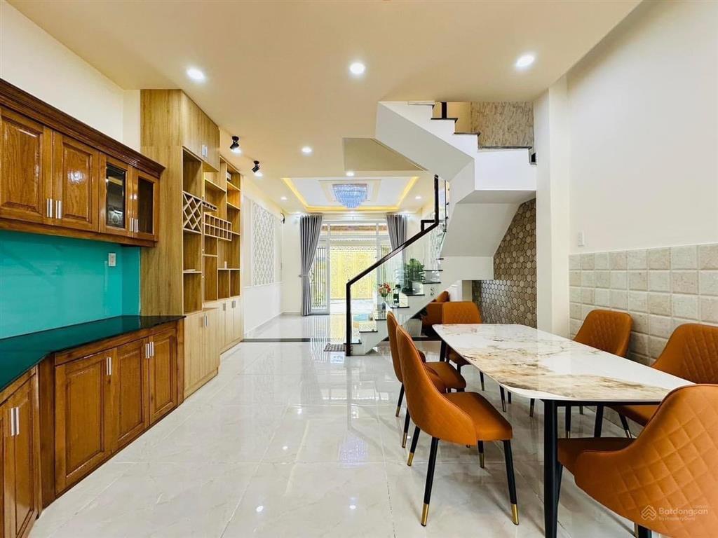 Sắp đi nước ngoài cần bán lại nhà nguyễn văn quá  quận 12 / 62,2m2 / 3 tỷ 790 (sổ hồng riêng)