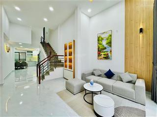 Nhà đẹp mới hoàn công đường cách mạng tháng tám  quận tân bình / giá bán 3 tỷ 380 (sổ hồng riêng)