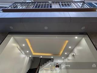 Ô tô đỗ trong nhà  30m ra phố kính doanh  nhà đơn lập đường 3m  khung cột bê tông chắc chắn