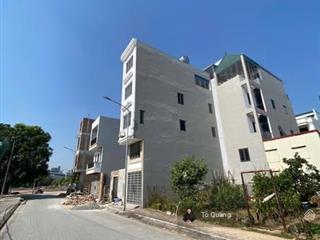 5,6 tỷ nhà như phân lô, mặt phố khu chân 4 tòa chung cư đang xây dựng. mua ở quá thích hợp