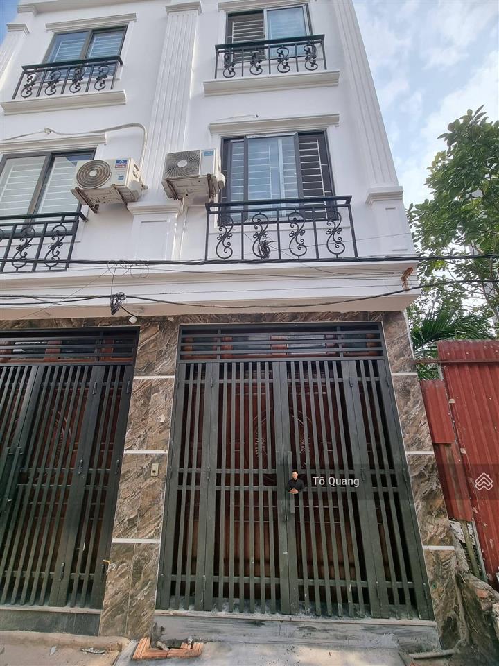 Nhỉnh 4 tỷ nhà an khánh ô tô đỗ cửa. công năng 3 ngủ. gần đại học phenika và nhi hà nội 2