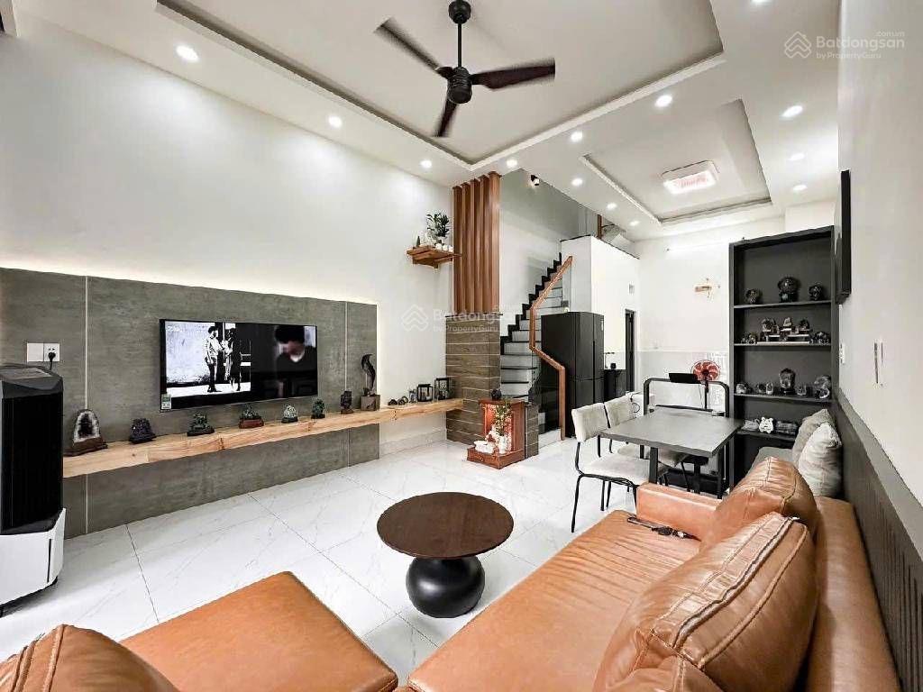 Cg  bán nhà 3 tầng st  hxh ngay ngã tư thủ đức  52m2  nhỉnh 6 tỷ