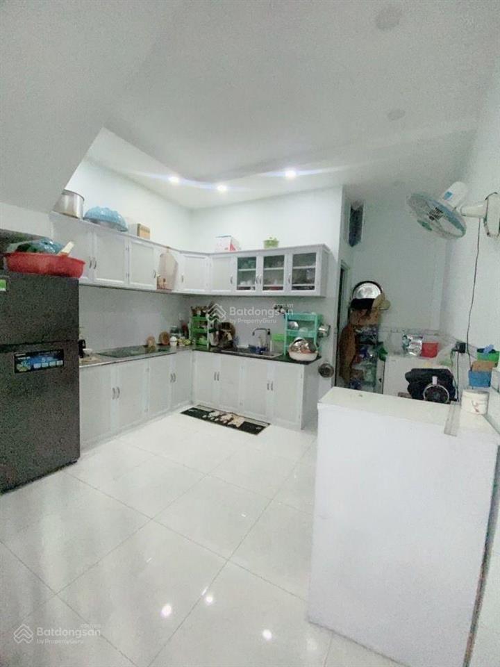 Nhà 3 tầng btct  trường lưu, long trường, q9  đường 8m có vỉa hè  chỉ 4x tỷ