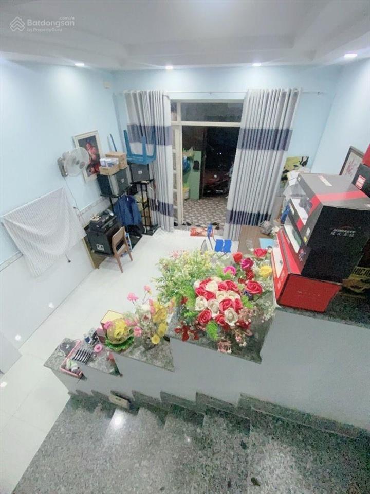 Nhà 3 tầng btct  trường lưu, long trường, q9  đường 8m có vỉa hè  chỉ 4x tỷ