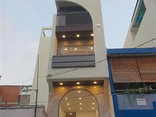 Nhà 7 tầng, 12 chdv, thang máy,hẻm 8m, 81m2, giá 18 tỷ.