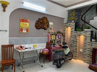 Bán nhà quận gò vấp emart phan huy ích 84m2 ngang 4m dài 21m nhà 3 tầng 4pn chỉ 6 tỷ.