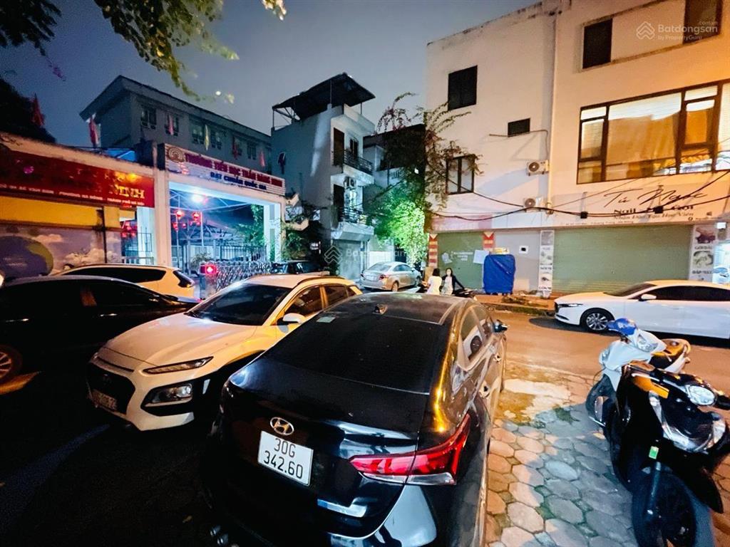 Bán nhà mặt phố bế văn đàn hà đông, vỉa hè đá bóng kinh doanh sầm uất ngày đêm, 3 mặt thoáng, ô tô