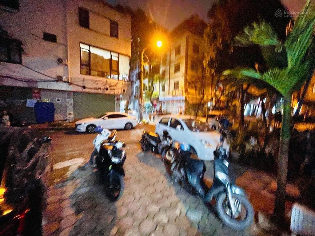Bán nhà mặt phố bế văn đàn hà đông, vỉa hè đá bóng kinh doanh sầm uất ngày đêm, 3 mặt thoáng, ô tô