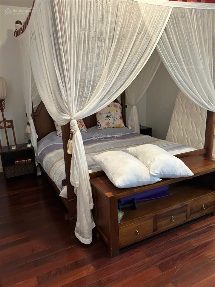 Bán biệt thự khu compound nguyễn văn hưởng, p. thảo điền, quận 2, dt 651m2, 2 lầu, 115 tỷ