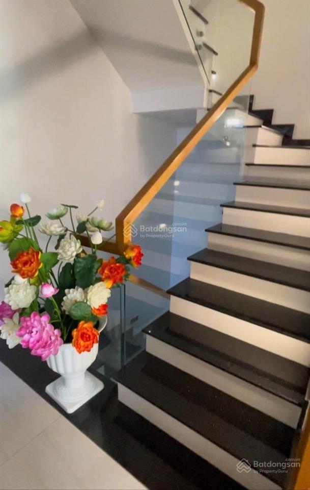 Amặt tiền lô góc  ngang 10m  biệt thự sân vườn  phù hợp vừa vừa kinh doanh  169m2 (10x17)