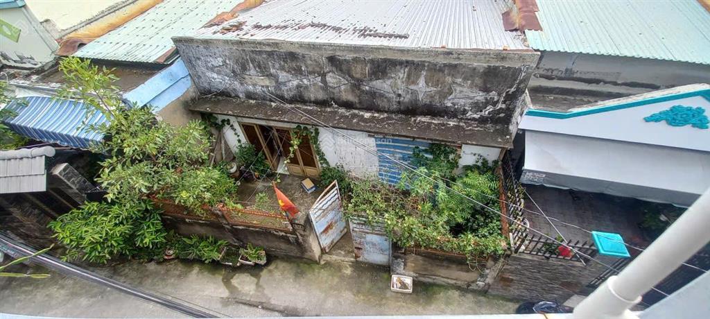 Nhà cấp 4 ngang 8m dài 16m (133m2) hẻm trước nhà 2,5m sổ hồng. 7,3 tỷ còn thương lượng