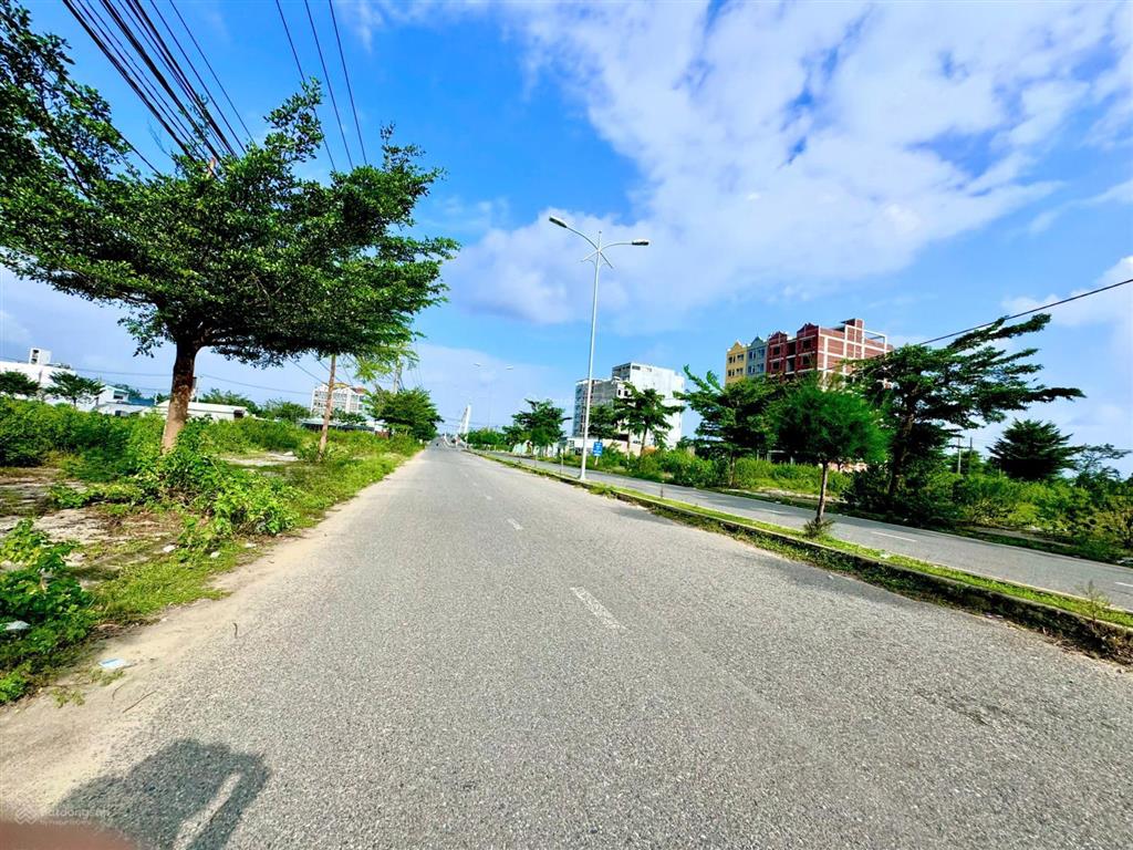 Đất ven biển nam đà nẵng. kđt green city đường 10m5 lề 5m trục đối diện khu shophouse. giá 3 tỷ 050