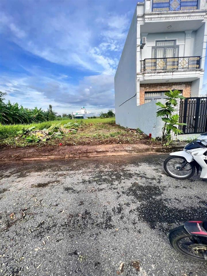 Cần bán gấp lô đất sau lưng coopmart cần giuộc shr dt 135m2  0347 590 ***