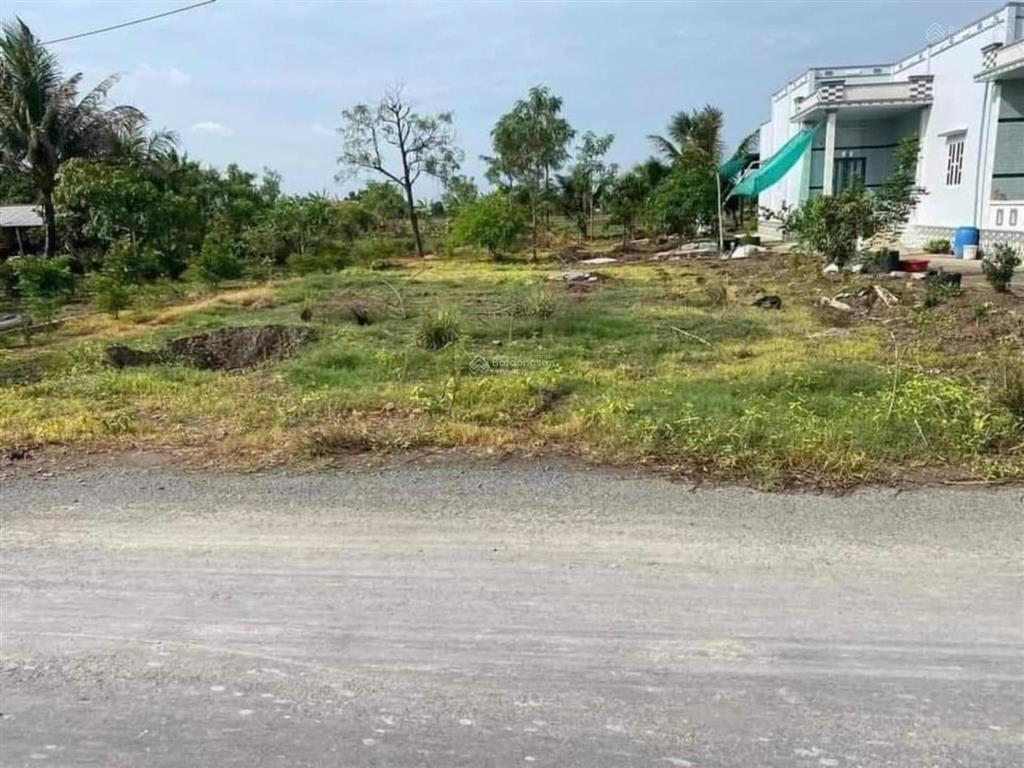 Bán đất thổ cư dt 835 diện tích 115m2 giá 725tr gần coopmart shr  0347 590 ***