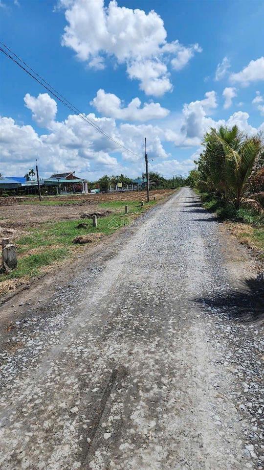 Bán đất thổ cư dt 835 diện tích 115m2 giá 725tr gần coopmart shr  0347 590 ***