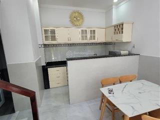 Nhà đẹp lô góc hẻm xe hơi 3 tầng ngay đường số 8
gv
r diện tích 4.5x 8.2 ( 38m 2)
. xây 3 tầng lô