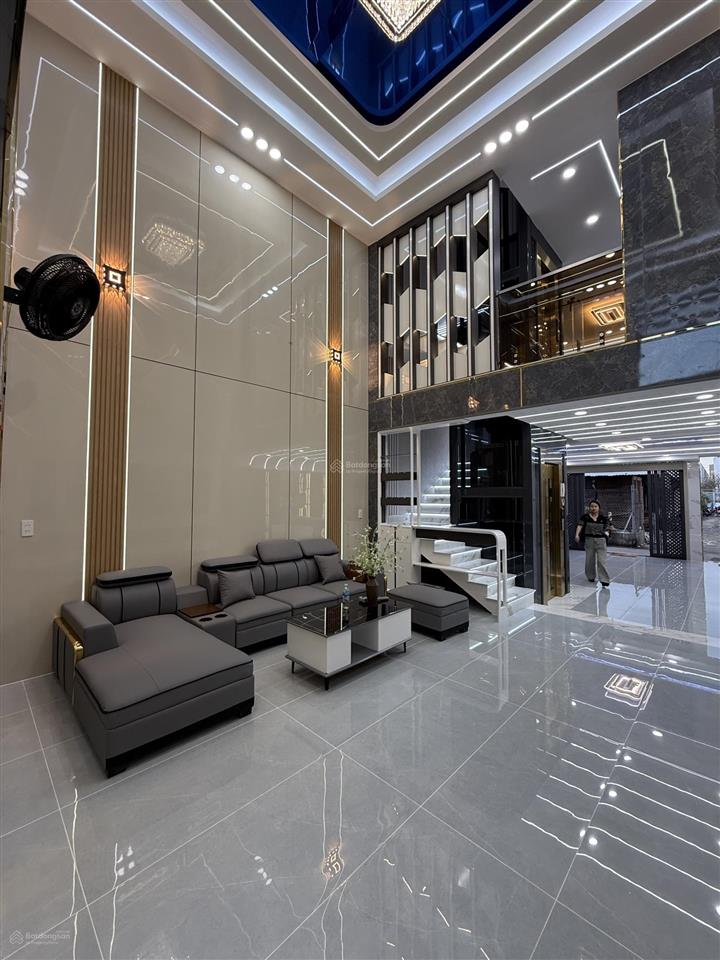 Nhà mới 5x15m trệt + lửng + 3 lầu, tặng full nội thất xịn xò