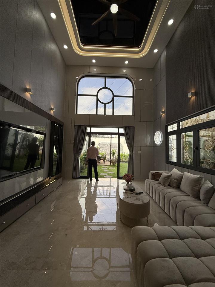 Bán nhà 6x28 khu phân lô đồng bộ cực vip, nhà mới xây và tặng kèm full nội thất