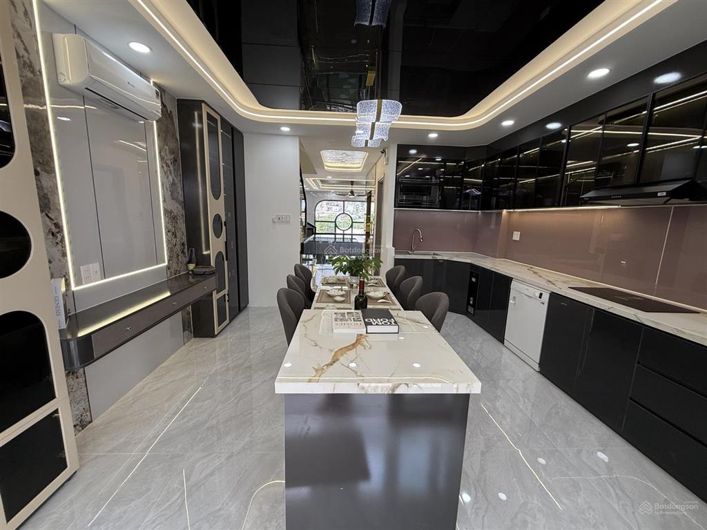 Bán nhà 6x28 khu phân lô đồng bộ cực vip, nhà mới xây và tặng kèm full nội thất