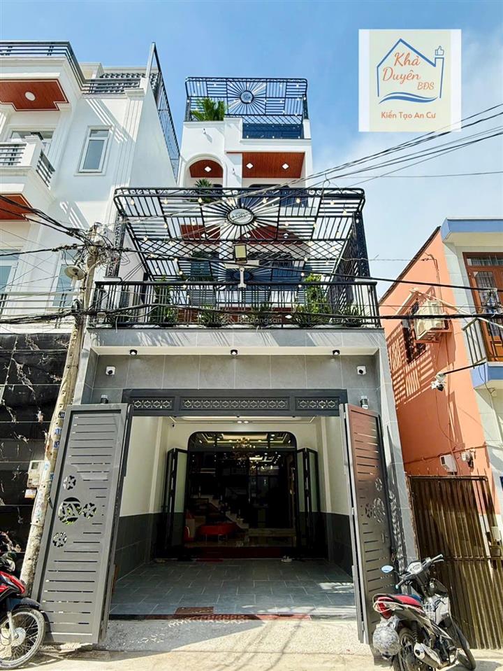 Bán nhà trệt 3 lầu, ngang 5x25. đường nhựa thông 8m, nhà xây mới 100% và tặng kèm full nội thất