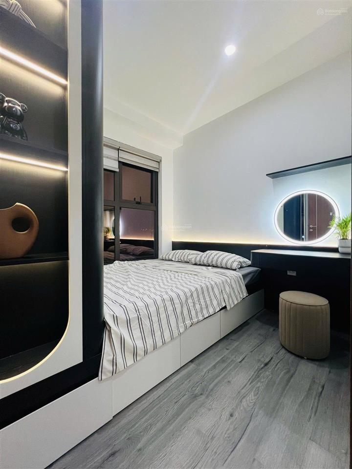 Bán gấp căn 2pn  81m2  6,9 tỷ tại the emerald ct8 đình thôn full đồ hàng hiếm