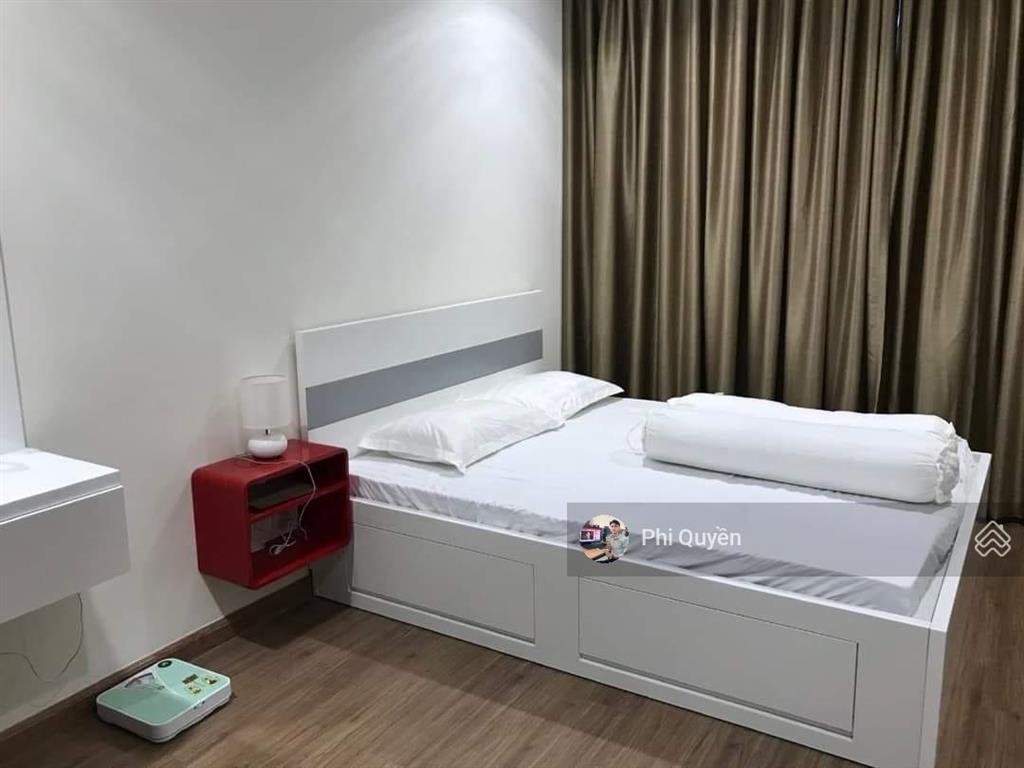 Bán chcc central plaza  tân bình. dt 60m2, 2pn, 2wc. giá 3.9 tỷ. có sổ.  0779 757 ***  quyền