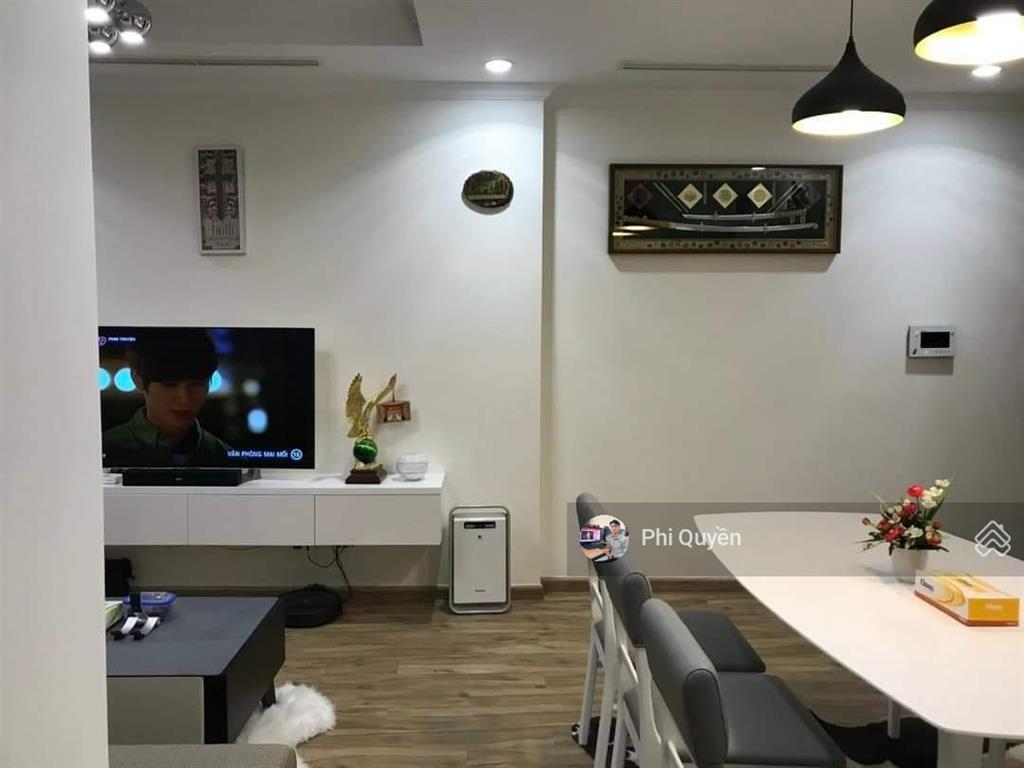 Bán chcc central plaza  tân bình. dt 60m2, 2pn, 2wc. giá 3.9 tỷ. có sổ.  0779 757 ***  quyền