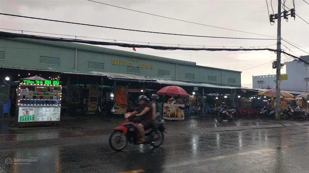 Đất lọt khe đối diện chợ hưng long, đoàn nguyễn tuấn, bình chánh, hcm, 161,1m2 giá 2,835 tỷ