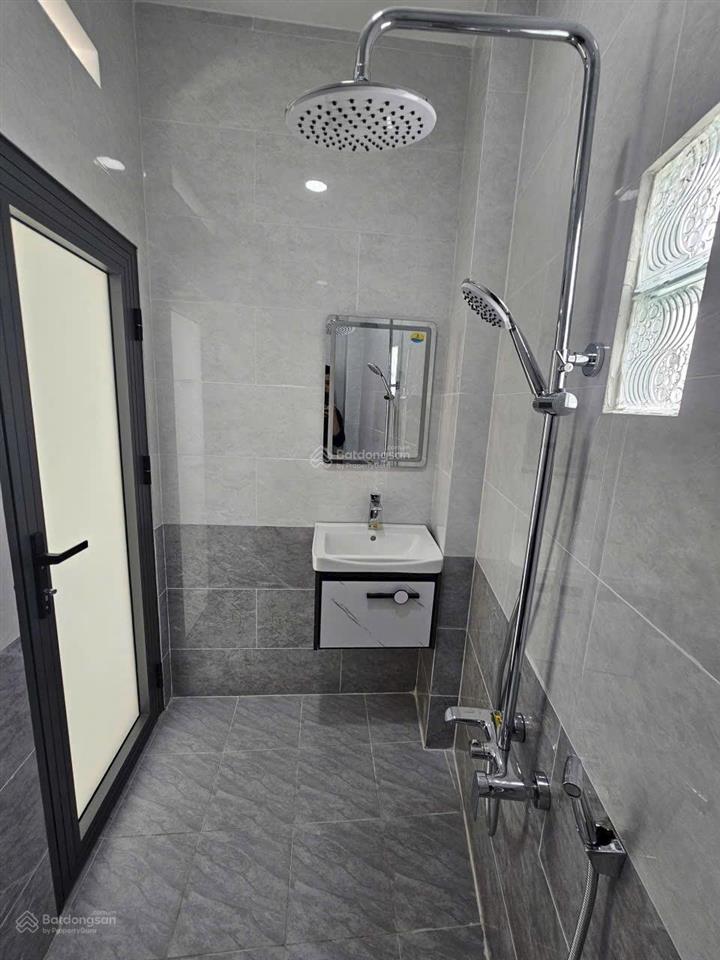 Bán nhà mới hẻm 5m đường bình trị đông q.bình tân