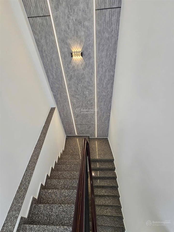 Bán nhà mới hẻm 5m đường bình trị đông q.bình tân