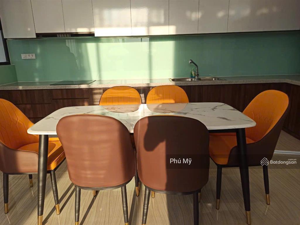 Bán gấp cc the view, căn hộ duplex, 137m2, 3pn, 2wc, giá 11 tỷ.   0926 879 ***