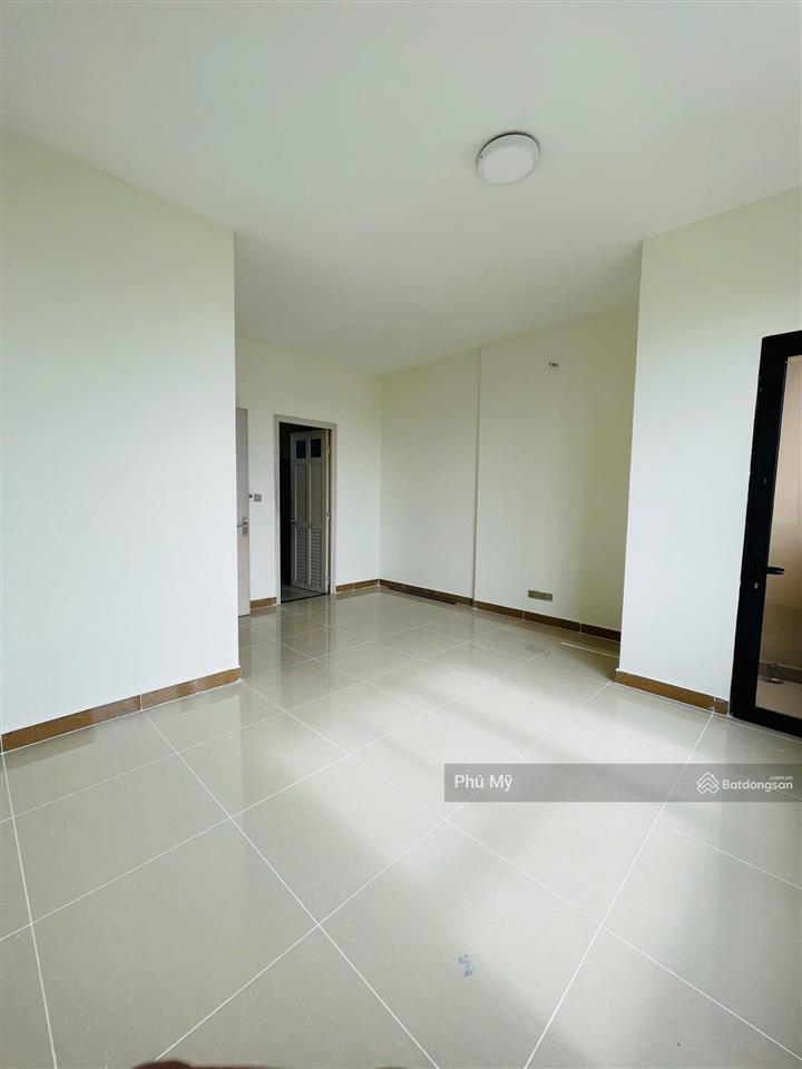 Chính chủ bán căn hộ đức khải q7, dt 97m2, 3pn  2wc, full nội thất. giá 3,2 tỷ.  0926 879 ***