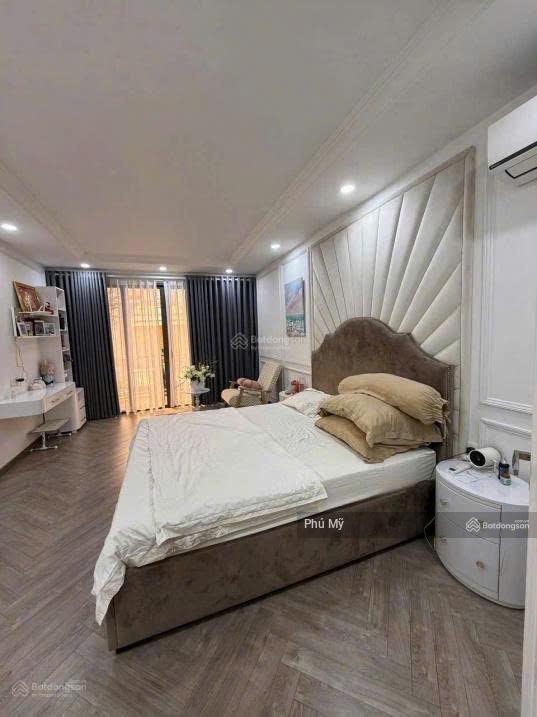 Chính chủ bán nhà 1 trệt + 3 lầu đường số 49, tân quy, quận 7, sổ hồng chính chủ. giá 15 tỷ 8
