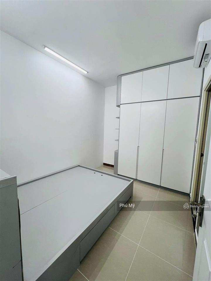 Bán ch era town q7. sổ hồng cầm tay, 59m2 2pn, nội thất mới 100%. giá giảm mạnh chỉ 3 tỷ 200