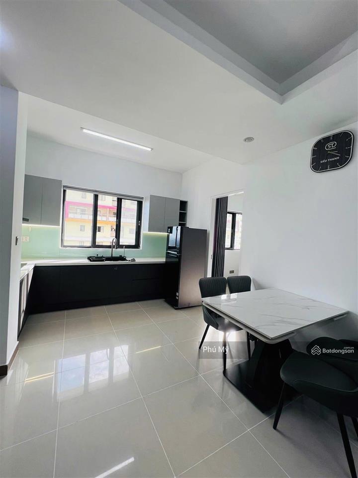 Bán ch era town q7. sổ hồng cầm tay, 59m2 2pn, nội thất mới 100%. giá giảm mạnh chỉ 3 tỷ 200