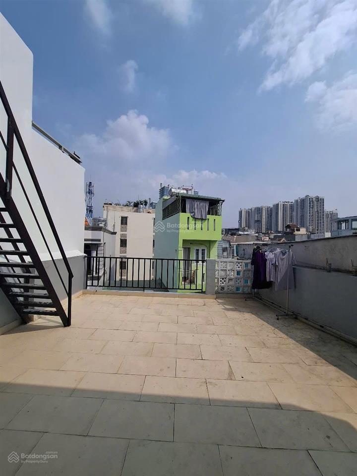 Hàng hiếm q3  nhà 4 tầng chdv 7 phòng  hẻm 5m thông cmt8