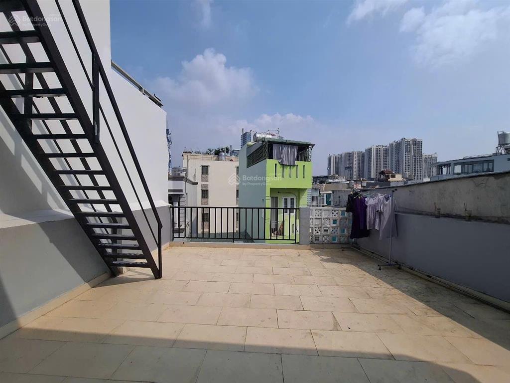 Hàng hiếm q3  nhà 4 tầng chdv 7 phòng  hẻm 5m thông cmt8