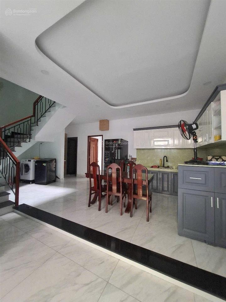 Hàng hiếm q3  nhà 4 tầng chdv 7 phòng  hẻm 5m thông cmt8