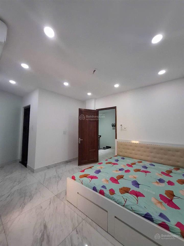 Hàng hiếm q3  nhà 4 tầng chdv 7 phòng  hẻm 5m thông cmt8