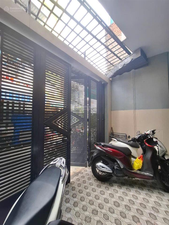 Hàng hiếm q3  nhà 4 tầng chdv 7 phòng  hẻm 5m thông cmt8