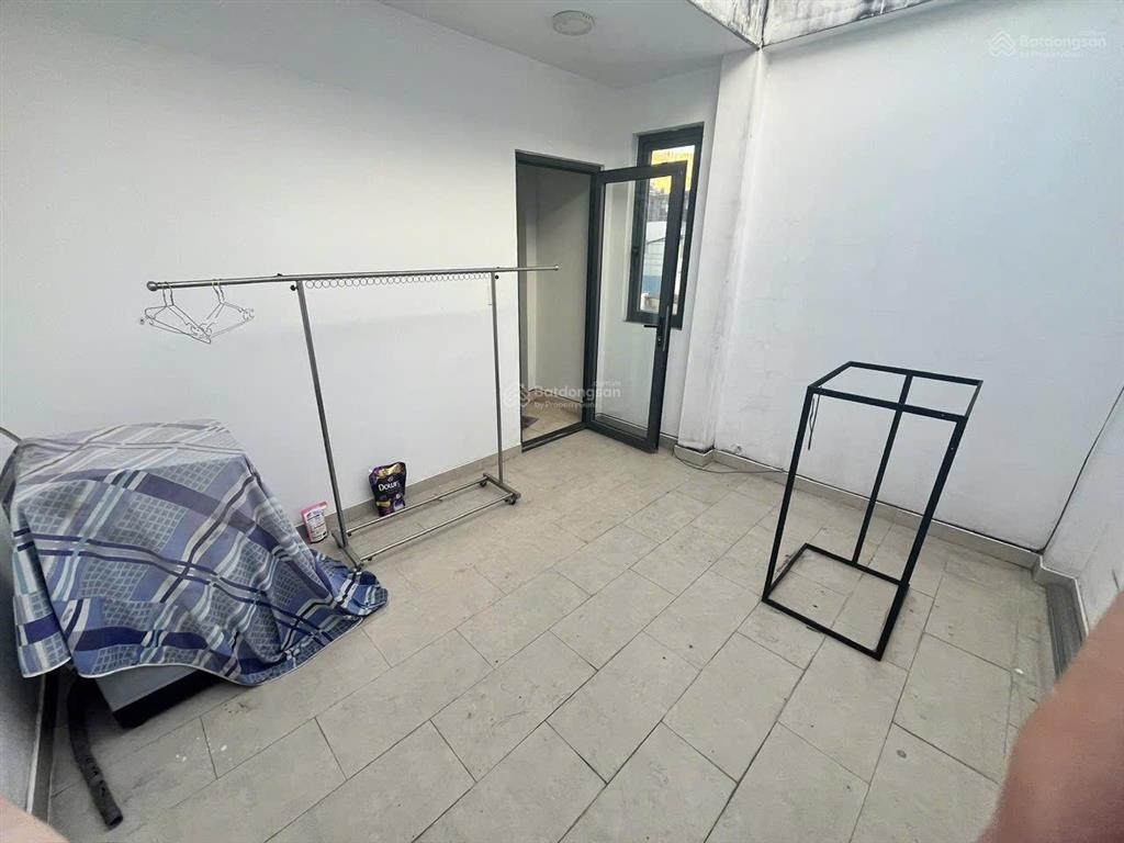 Bán nhà đề thám, quận 1 hẻm xe hơi chỉ 5m ra mặt tiền  dòng tiền 9%/năm  4 tầng btct  7 chdv