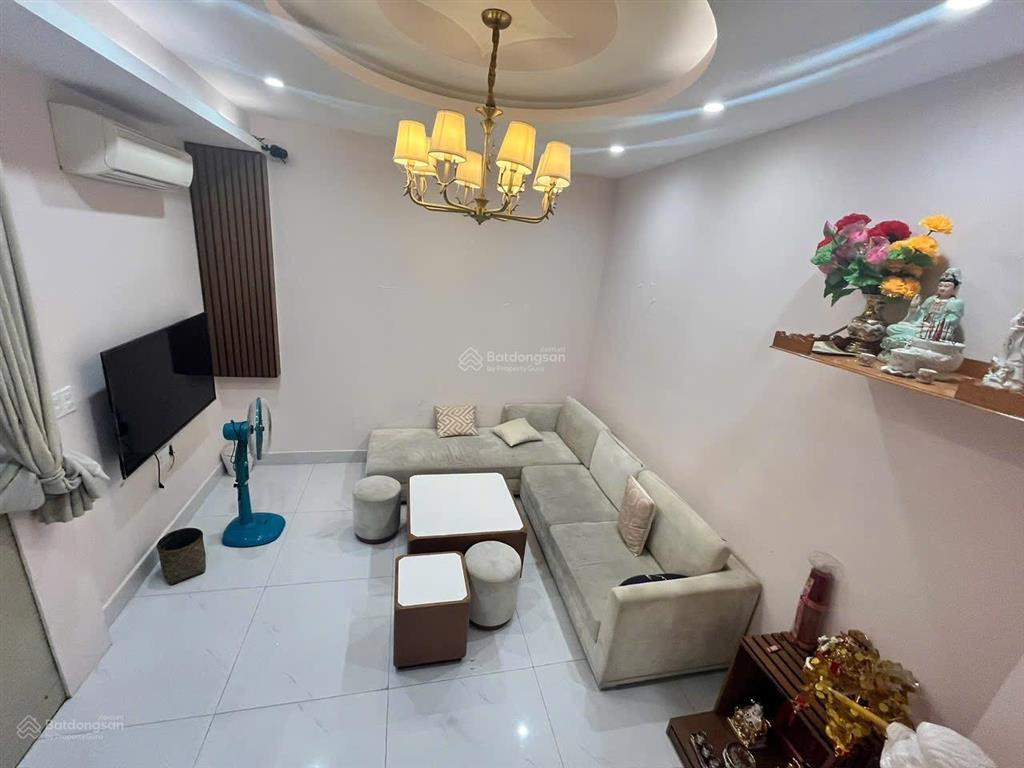 Bán nhà đề thám, quận 1 hẻm xe hơi chỉ 5m ra mặt tiền  dòng tiền 9%/năm  4 tầng btct  7 chdv