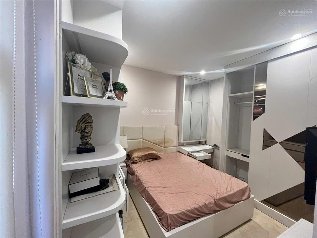 Bán nhà đề thám, quận 1 hẻm xe hơi chỉ 5m ra mặt tiền  dòng tiền 9%/năm  4 tầng btct  7 chdv