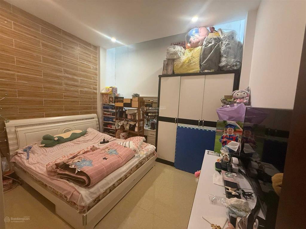 Nhà phố mặt tiền phan đình phùng đường trước nhà 5m