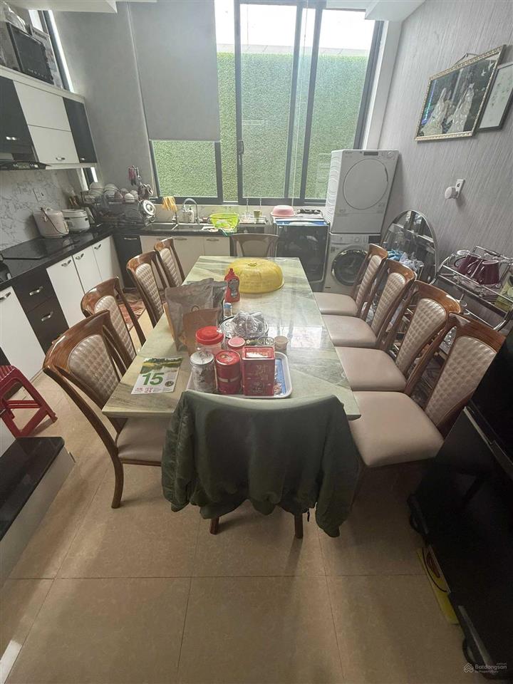 Nhà phố mặt tiền phan đình phùng đường trước nhà 5m